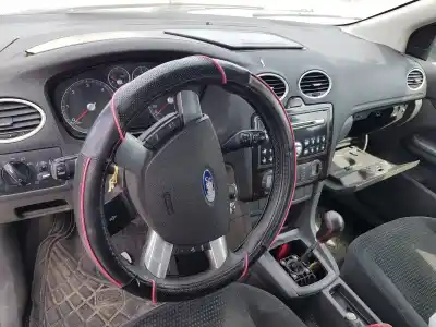 Veículo de Sucata ford focus berlina (cap) trend do ano 2005 alimentado g6da