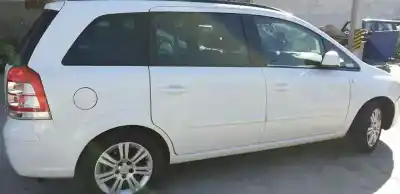 Sloopvoertuig opel zafira b family van het jaar 2012 aangedreven a17dtr