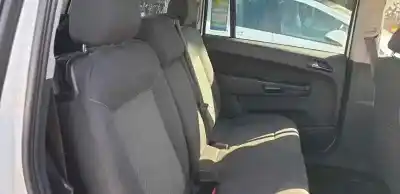 Sloopvoertuig opel zafira b family van het jaar 2012 aangedreven a17dtr