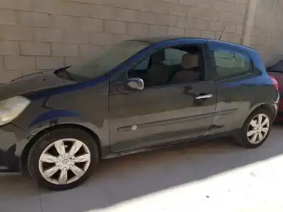 Veículo de Sucata renault clio iii luxe privilege do ano 2006 alimentado k4m c8