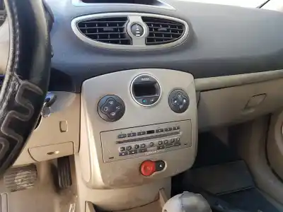 Veículo de Sucata renault clio iii luxe privilege do ano 2006 alimentado k4m c8