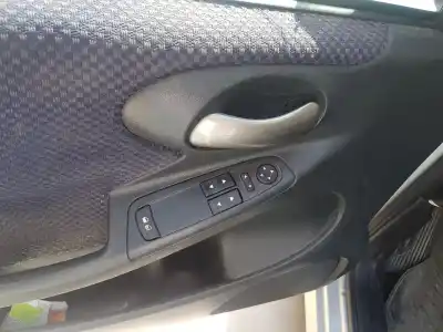 Veicolo di demolizione fiat                                               stilo multi wagon (192)                                                                                                                                                                                                                                    1.6 16v                                                                                                                                                                                                                                                    dell'anno 2001 alimentato 182b6000