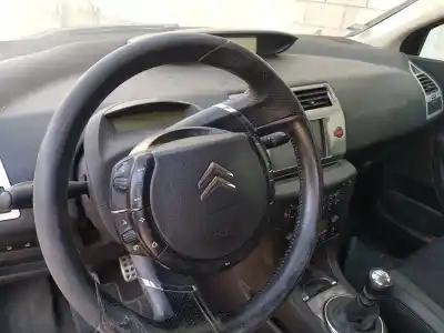 Vehicul casat citroen c4 coupe vts al anului 2006 alimentat rhr