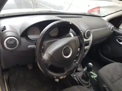 Veicolo di demolizione dacia sandero básico dell'anno 2016 alimentato k7ja7