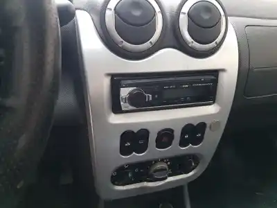 Veicolo di demolizione dacia sandero básico dell'anno 2016 alimentato k7ja7