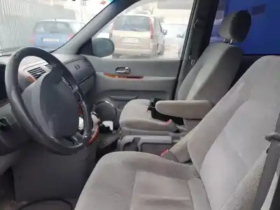 Véhicule à la ferraille kia carnival ii 2.9 cdri ex de l'année 2014 alimenté j3
