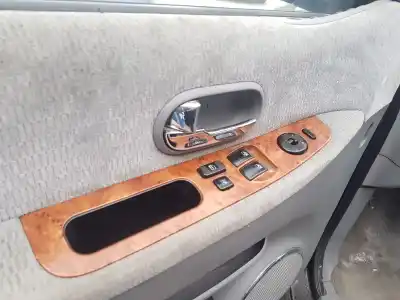 Véhicule à la ferraille kia carnival ii 2.9 cdri ex de l'année 2014 alimenté j3