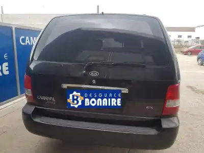 Véhicule à la ferraille kia carnival ii 2.9 cdri ex de l'année 2014 alimenté j3