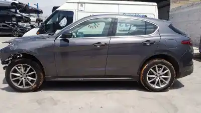 Veículo de Sucata alfa romeo stelvio (630) super q4 do ano 2017 alimentado 55271838