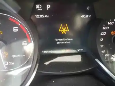 Veículo de Sucata alfa romeo stelvio (630) super q4 do ano 2017 alimentado 55271838