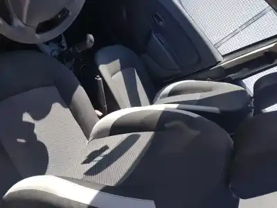 Veículo de Sucata dacia logan ambiance do ano 2007 alimentado k9k c6