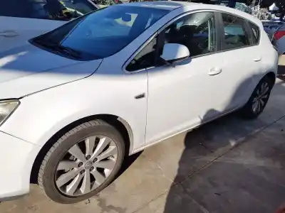 Vehicul casat opel astra j lim. cosmo al anului 2010 alimentat a17dtj