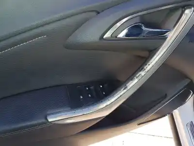 Vehicul casat opel astra j lim. cosmo al anului 2010 alimentat a17dtj