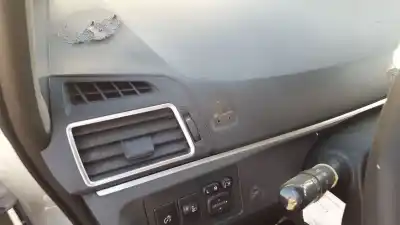 Veículo de Sucata toyota verso active do ano 2013 alimentado 2zr