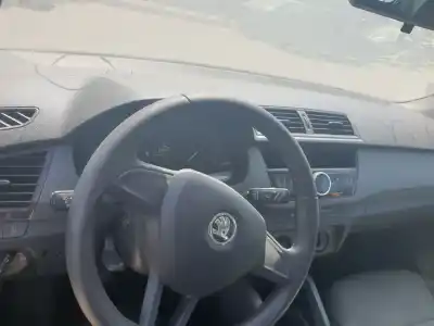 Здавання транспортного засобу skoda fabia active року 2016 потужний chy