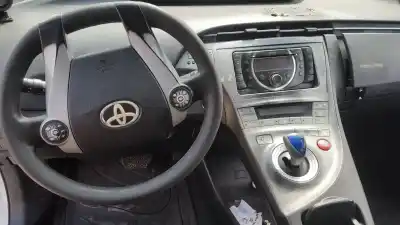 Здавання транспортного засобу toyota prius (nhw30) executive року 2012 потужний 2zr