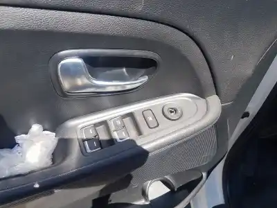 Veículo de Sucata kia carens ( ) concept do ano 2014 alimentado d4fd