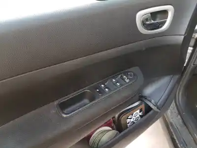 Veículo de Sucata peugeot 307 berlina (s2) xs + do ano 2007 alimentado nfu