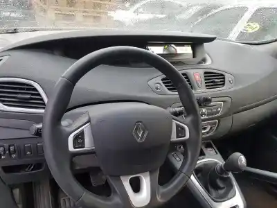 Verschrottungsfahrzeug renault scenic iii authentique des jahres 2011 angetrieben k9k r8