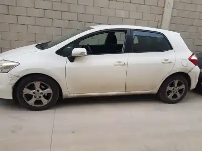 Véhicule à la ferraille toyota auris active de l'année 2011 alimenté 1nd