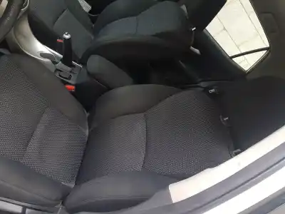 Véhicule à la ferraille toyota auris active de l'année 2011 alimenté 1nd