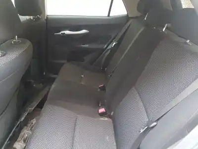 Véhicule à la ferraille toyota auris active de l'année 2011 alimenté 1nd