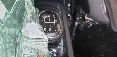 Veículo de Sucata skoda fabia active do ano 2014 alimentado chy