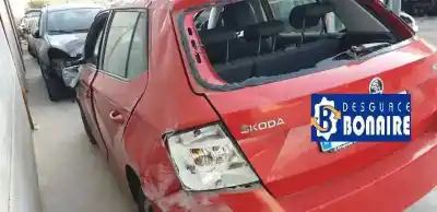 Veículo de Sucata skoda fabia active do ano 2014 alimentado chy