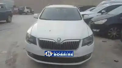 Vehículo de desguace SKODA SUPERB COMBI (3T5) Active del año 2015 con motor CFF