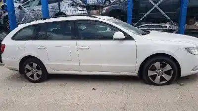 Здавання транспортного засобу skoda superb combi (3t5) active року 2012 потужний cff