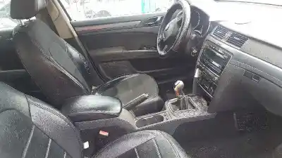 Здавання транспортного засобу skoda superb combi (3t5) active року 2012 потужний cff