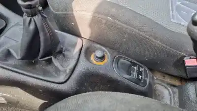 Veículo de Sucata peugeot 206 berlina x-line do ano 2003 alimentado 8hx