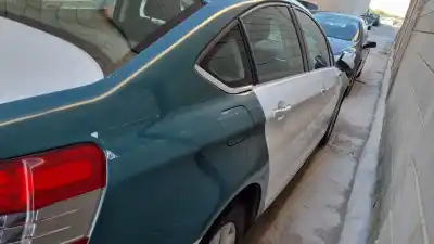 Veículo de Sucata citroen c5 berlina 2.0 hdi fap do ano 2012 alimentado rh01