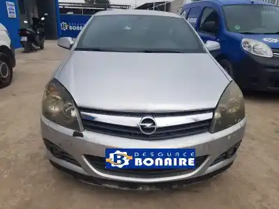 Vehículo de desguace OPEL ASTRA GTC Cosmo del año 2006 con motor Z19DT