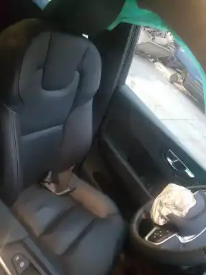 Veículo de Sucata volvo xc60 inscription awd do ano 2019 alimentado b4204t26