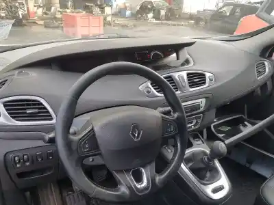 Scrapping Vehicle renault scenic iii grand dynamique of the year 2014 powered r9m402