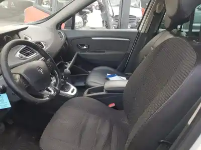 Scrapping Vehicle renault scenic iii grand dynamique of the year 2014 powered r9m402