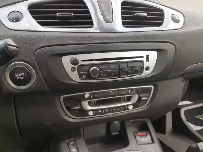 Scrapping Vehicle renault scenic iii grand dynamique of the year 2014 powered r9m402