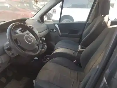 Veículo de Sucata renault scenic ii emotion do ano 2008 alimentado f9q l8