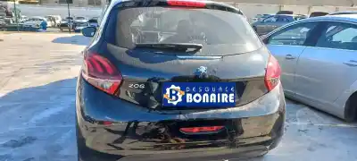 Veicolo di demolizione peugeot 208 style dell'anno 2017 alimentato bh02