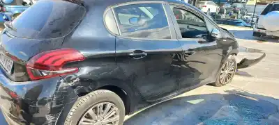 Veicolo di demolizione peugeot 208 style dell'anno 2017 alimentato bh02