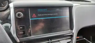 Veicolo di demolizione peugeot 208 style dell'anno 2017 alimentato bh02