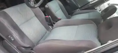 Vehicul casat mazda premacy (cp) td active al anului 2004 alimentat rf