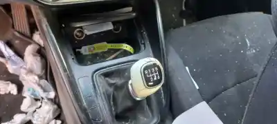 Veículo de Sucata kia carens ( ) attract do ano 2023 alimentado g4fd