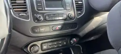 Veículo de Sucata kia carens ( ) attract do ano 2023 alimentado g4fd