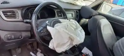 Veículo de Sucata kia carens ( ) attract do ano 2023 alimentado g4fd