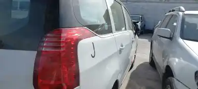 Sloopvoertuig peugeot 5008 access van het jaar 2015 aangedreven bh01