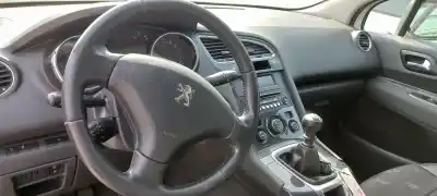 Sloopvoertuig peugeot 5008 access van het jaar 2015 aangedreven bh01