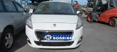 Sloopvoertuig peugeot 5008 access van het jaar 2015 aangedreven bh01