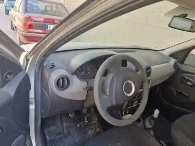 Veicolo di demolizione dacia sandero básico dell'anno 2009 alimentato k9kk7